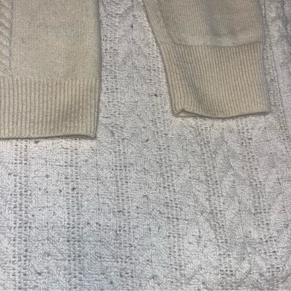 Talbots Lambswool Cable Knit Blend Sweater Button Details Shoulders - Picture 6 of 12
